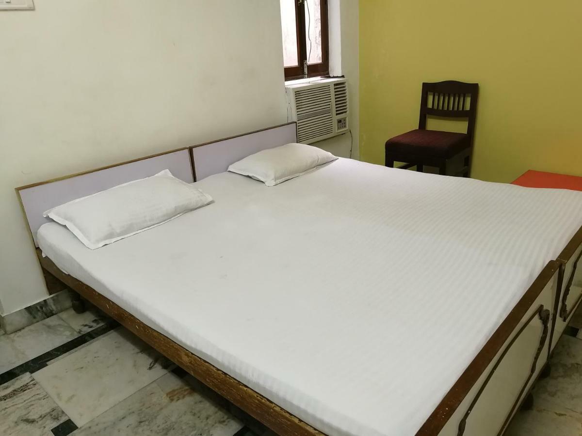 P G On Ganges Varanasi Exterior photo